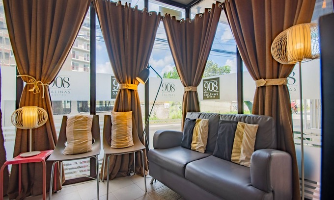 Lahug Hotel | Budget-Friendly OYO 707 Salinas Suites with Breakfast Included