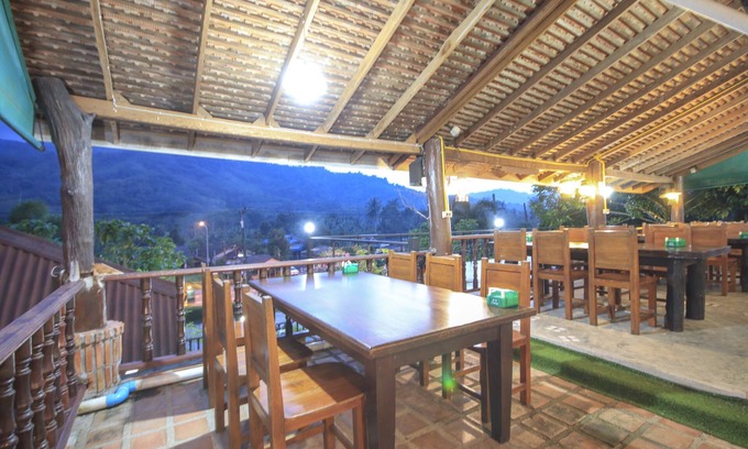 Lan Saka Hotel | Budget-Friendly Stay at OYO 75353 Loy Chalet Resort