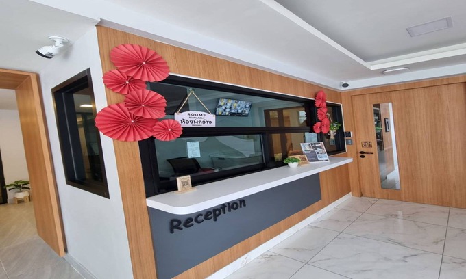 Chatuchak Hotel | Discover OYO 75495 Ratchadadome Hostel in Bangkok