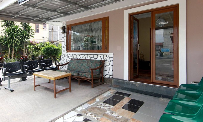 Berastagi Hotel | Discover OYO 799 Hotel Dieng: Family-Friendly Getaway