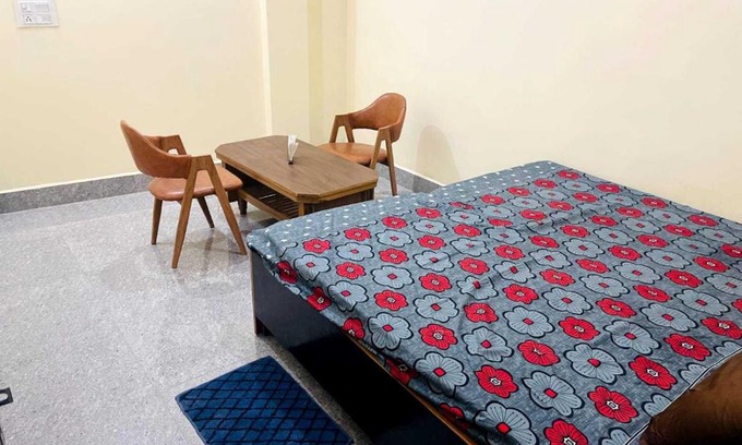 Kasganj Hotel | Discover Comfort at OYO 81025E Hotel Royal Relax