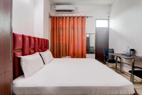 Lucknow Bed & Breakfast | Budget-Friendly OYO 82073 Tree View Residency with Breakfast