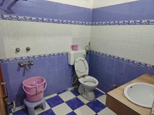Aonla Hotel | Budget-Friendly OYO White House Hotel with Family Amenities