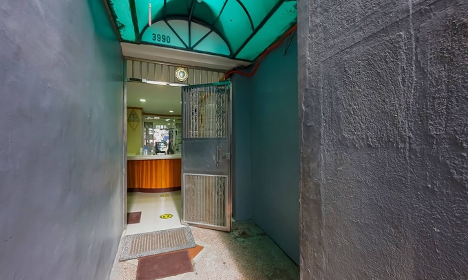 Baclaran Hotel | Comfortable Stay at OYO 836 E & H Residences with Breakfast