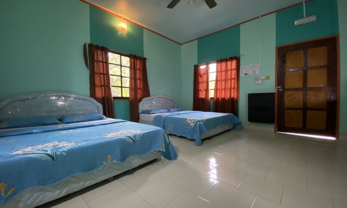 Ranau Hotel | Guest Rated: 10/10 at OYO 90286 Yuna Bamboo Rest & Stay