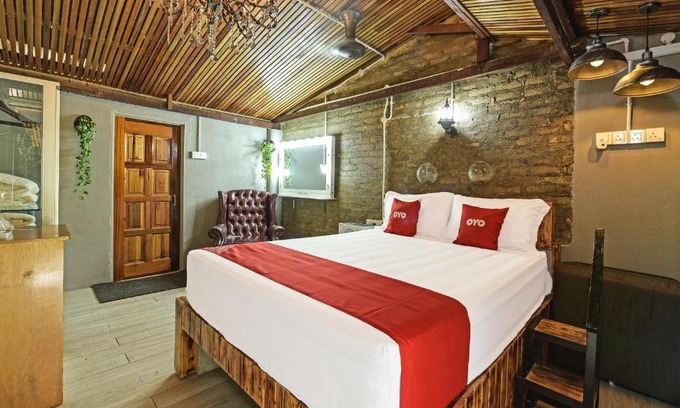 Kampung Bukit Dinding Hotel | Relax at OYO 90636 Teratak Zakiah Chalet with Pool & Breakfast