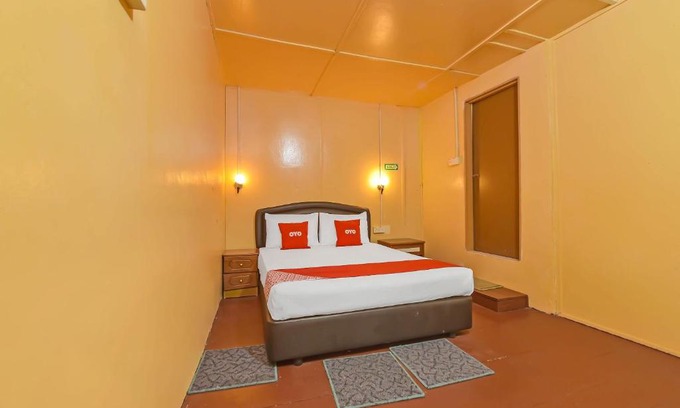 Kuala Tahan Hotel | Budget-Friendly OYO 90675 Holiday View Inn with Breakfast