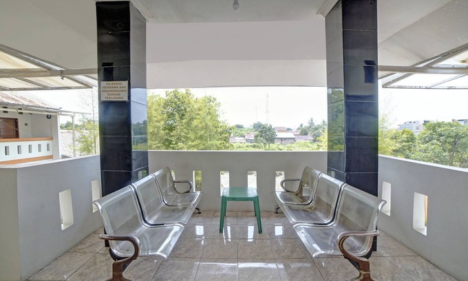 Medan Hotel | Cozy OYO 90751 Graha Sei Batugingging with Breakfast