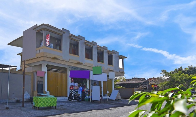 Penatih Hotel | Cozy OYO 90967 Soka Asri Guest House with Breakfast