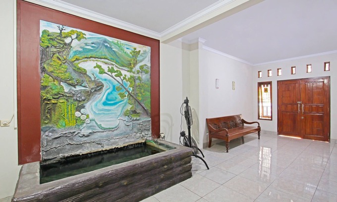 Tegal Hotel | Budget-Friendly OYO 91487 Ib Homestay with Breakfast