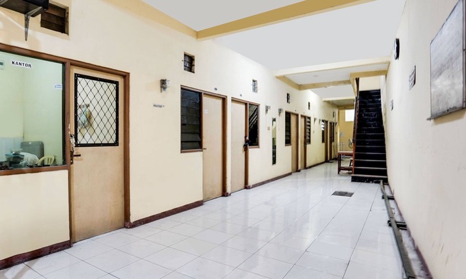 Sedati Hotel | Unmatched Comfort at OYO 91774 Kost Nusantara Sidoarjo