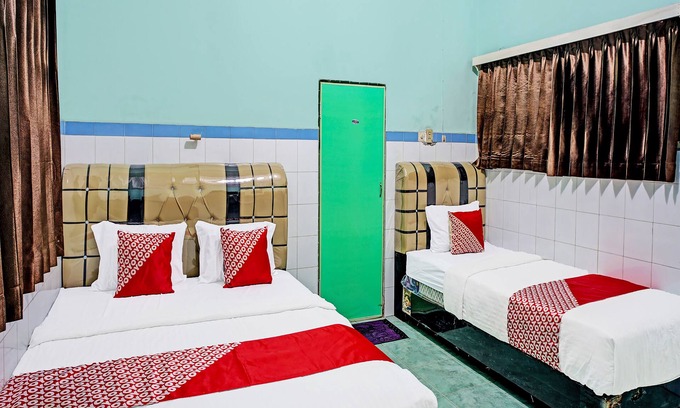 Kisaran Timur Hotel | Discover OYO 91874 Kisaran Residence Syariah with Breakfast