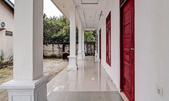 Kampar Hotel | Comfortable Stay at OYO 92199 Wisma Cendana Syariah