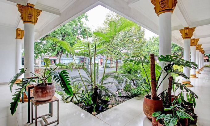 Purwokerto Hotel | Comfortable Stay at OYO 93253 Guest House Arundaya Syariah