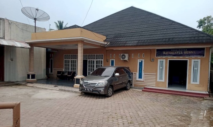 Padang Hotel | Cozy OYO 93292 Raudhatul Husna Homestay with Breakfast