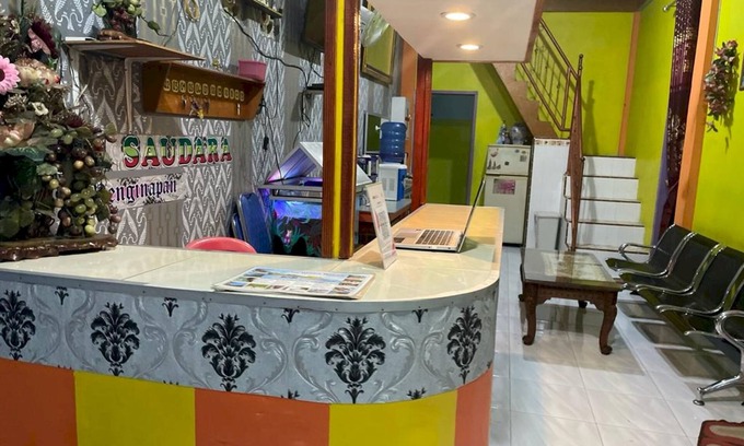 Padang Hotel | Discover Comfort at OYO 93308 Lima Saudara Syariah Hotel