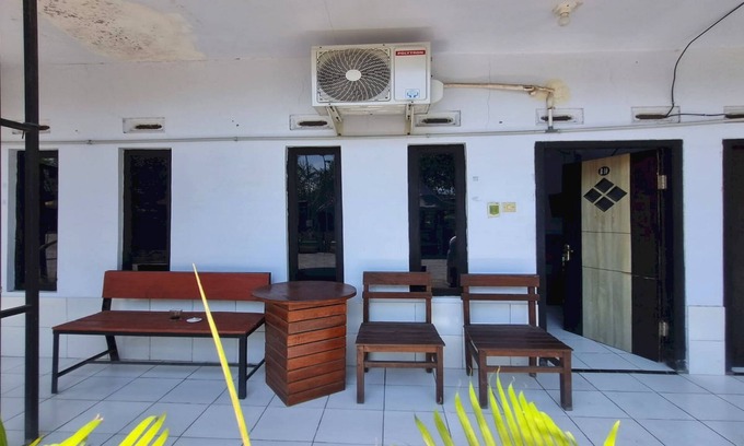 Asembagus Hotel | Discover Comfort at OYO 93381 New Asembagus