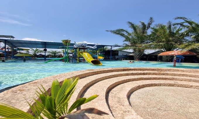 Asembagus Hotel | Budget-Friendly Stay at OYO 93384 New Asembagus 2