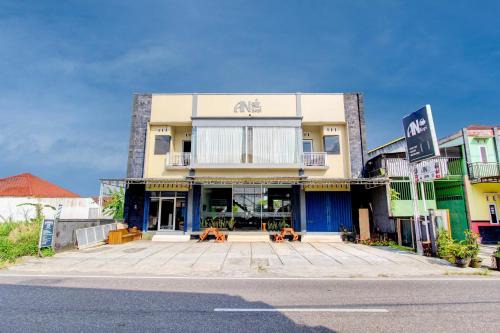 Wonosobo Hotel | Cozy OYO 93860 Wonosobo Bunkbed with Pool and Ocean View