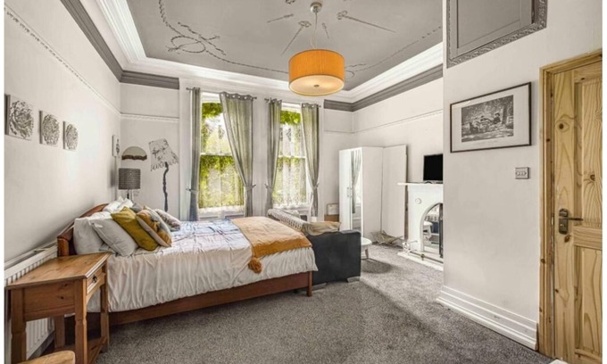 Trafford House | Discover Cornerstones Guest House: Rated 9.8/10 and Family Friendly