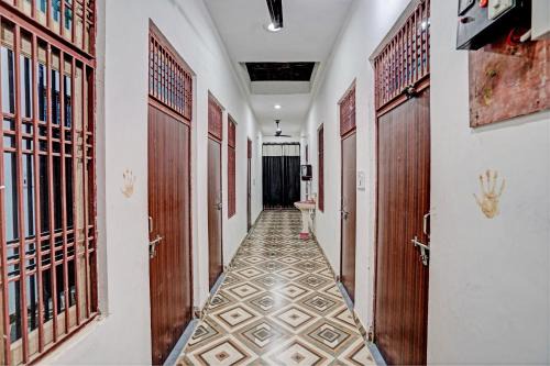 Hathras Hotel | Budget-Friendly OYO Double SS Hotel - Child Friendly Stays