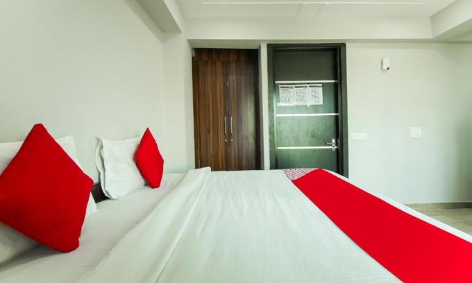 Ghata Hotel | Cozy Tree Rooms: Family-Friendly Stay with Kitchen Access