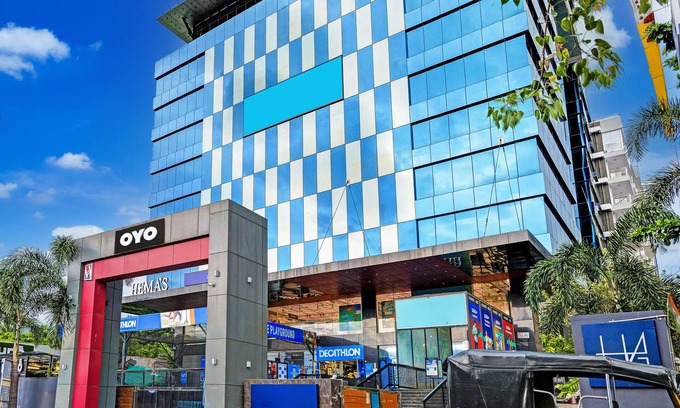 Visakhapatnam Hotel | OYO Flagship Botcha Convection