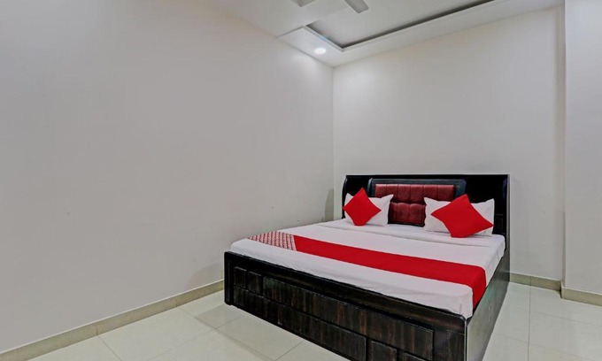 Lucknow Hotel | Top-Rated OYO Flagship Hotel Shri Ram Palace with Breakfast