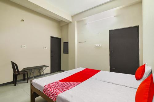 Katpadi Hotel | Comfortable Stay at OYO Flagship Sri Varathi Home Stays