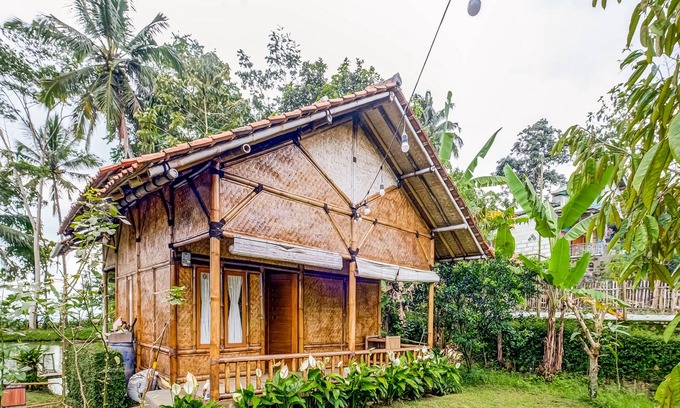 Cisayong Hotel | Budget-Friendly OYO Homes 91067 with Breakfast & Child Care