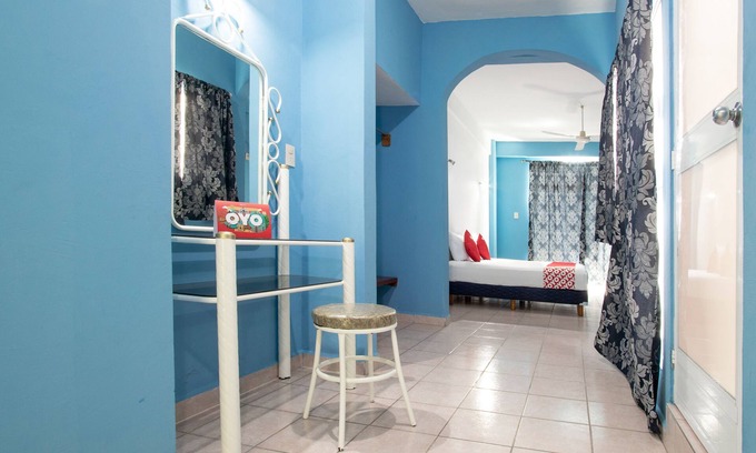 Jose Cardel Hotel | Comfortable Stay at OYO Hotel Estacion with Pool & Spa