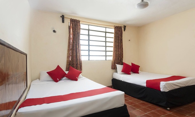 Hopelchen Hotel | Discover OYO Hotel Los Arcos: Family-Friendly Amenities Await