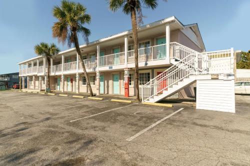 Myrtle Beach Hotel | Pet-Friendly Retreat at OYO Hotel Myrtle Beach Kings Hwy