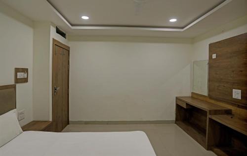 Sagar Hotel | Budget-Friendly Stay at OYO Hotel Siddhi Vinayak