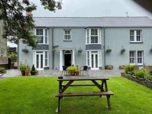 Lamphey Hotel | Discover OYO Lamphey Hall Hotel with Hot Tub & Breakfast