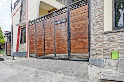 Tuban Sub-District Hotel | Discover OYO Life 92773 Griya Trubus Syariah for Families