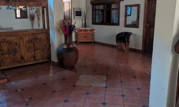 Tzintzuntzan Hotel | Budget-Friendly Stay at OYO Los Alcatraces with Breakfast