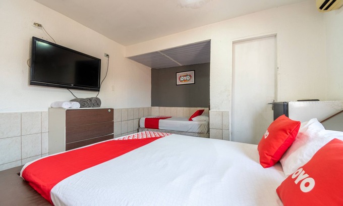 Socorro Hotel | Budget-Friendly OYO Nações Unidas, São Paulo for Families