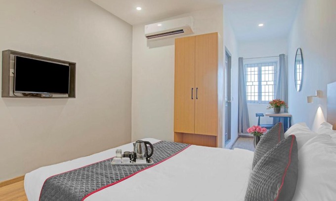 Thoraipakkam Hotel | Comfortable Stay at OYO Townhouse 1012 G-Cloud with Breakfast
