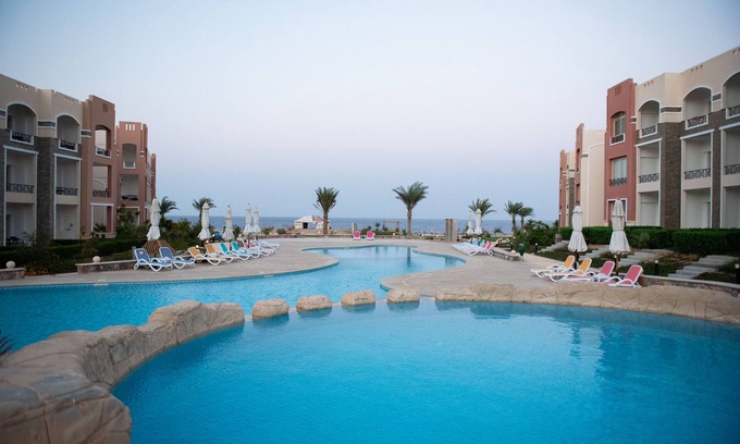 Marsa Alam Hotel | Oceanfront Oyster Bay Beach Suites - Rated 10/10 by Guests
