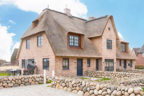 List House | Oyster Cove: Family-Friendly Retreat with Pool Access