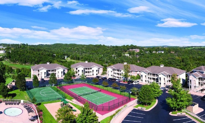 Branson Resort | Unforgettable Ozark Retreat with Oceanfront Pool & Spa