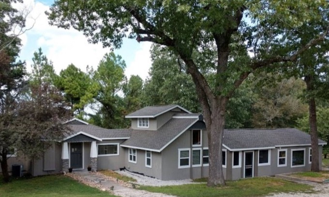 Jenkins Other | Idyllic Ozark Mountain Retreat with Pool & Lake Views