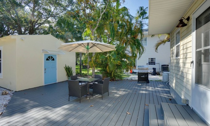 Ozona Apartment | Top-Rated Ozona Studio Steps from the Gulf with Shared Deck