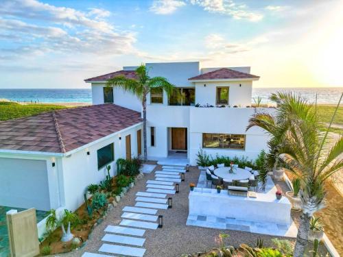 Todos Santos House | Relax at Ozun: Oceanfront Spa Getaway with Pool Access