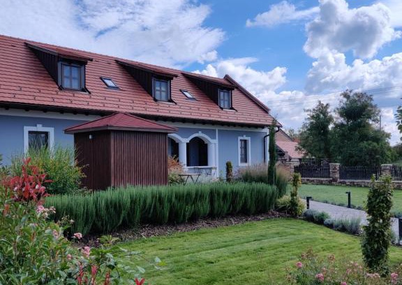 Koveskal Bed & Breakfast | Family-Friendly Pálffy59 Vendégház with Perfect Reviews