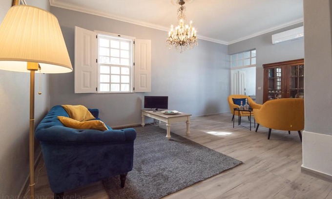 Evora Apartment | Elegant Oceanfront Escape at Páteo dos Oliveira