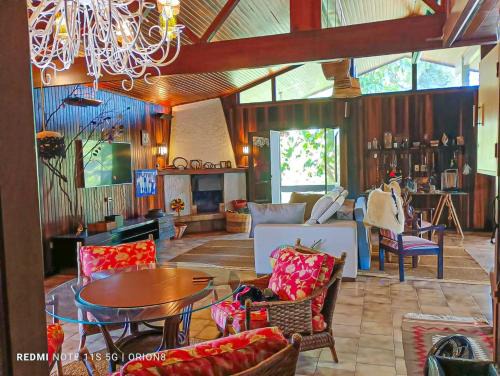 Paranagua House | Pet-Friendly Pátio Caiçara: Ideal for Events and Gatherings