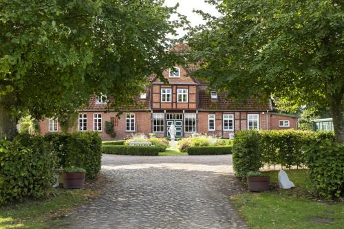 Manhagen House | Discover Pächterhaus: Pet-Friendly with 10/10 Guest Ratings