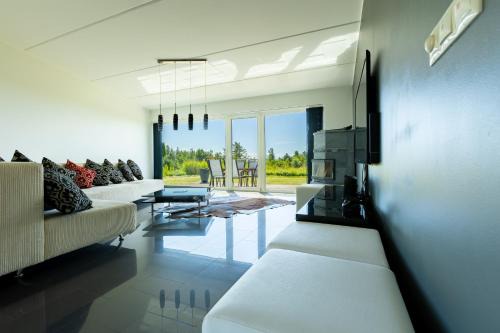 Kuressaare Apartment | Exceptional Päikeseline Apartment with Sauna & Hot Tub